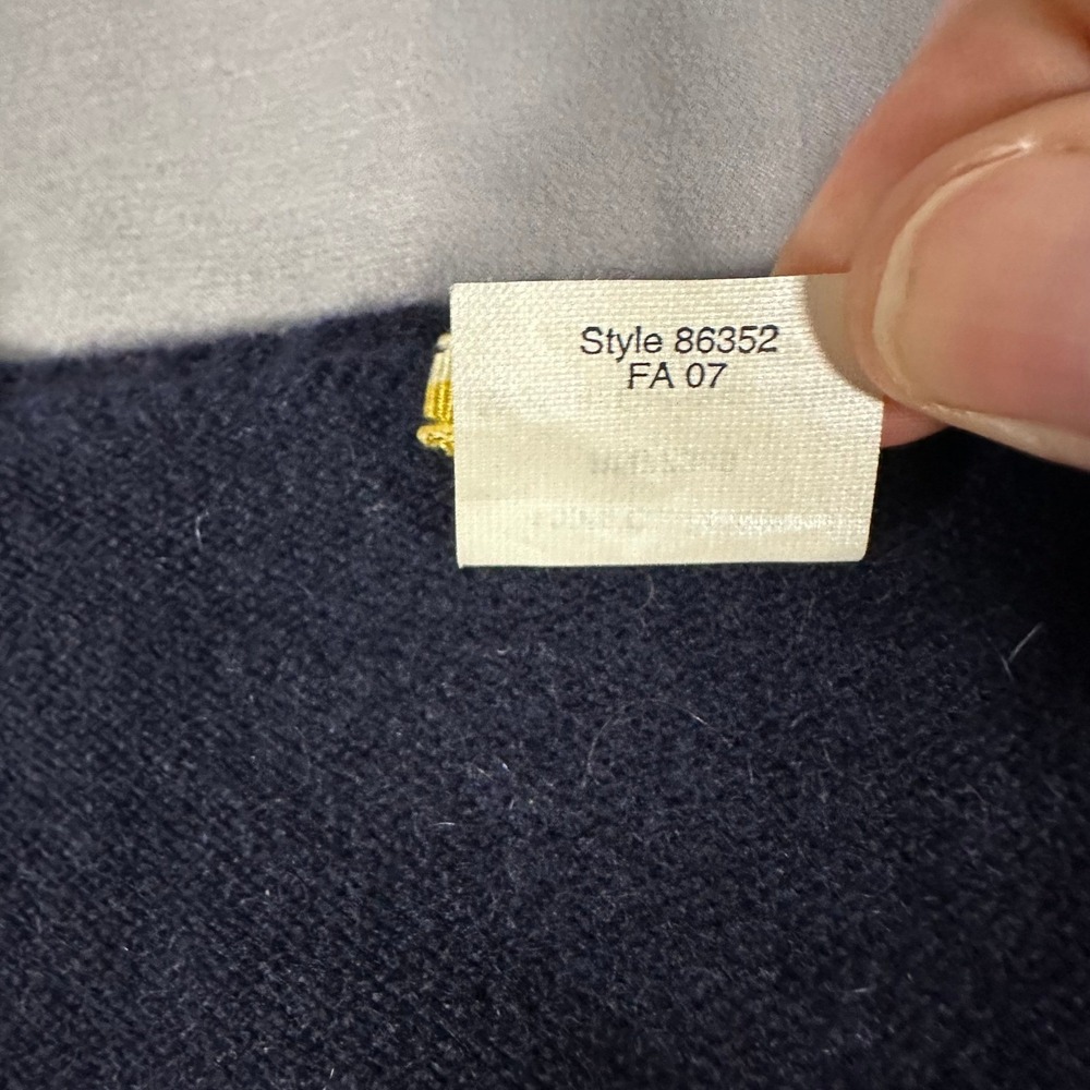 J.Crew V-Neck Sweater Women Small Navy Blue Fair 100%‎ Cashmere Holes Flaw - Picture 3 of 14